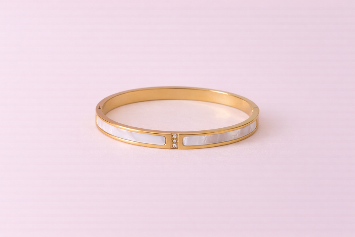 Lumière Pearl Bangle