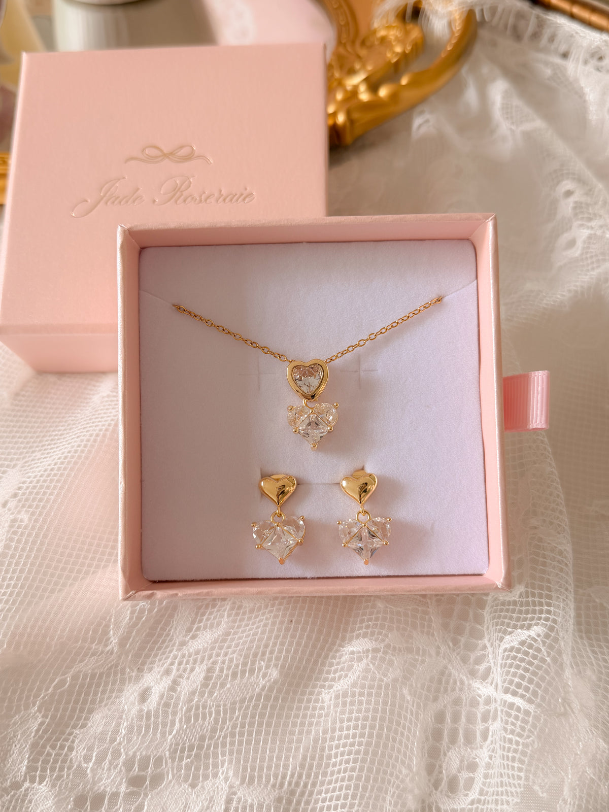 The Amour Set