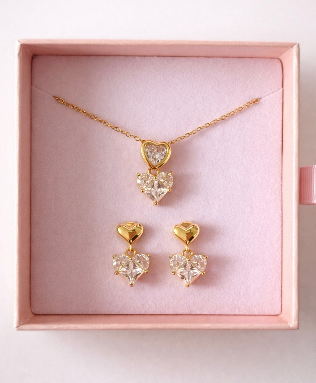 The Amour Set